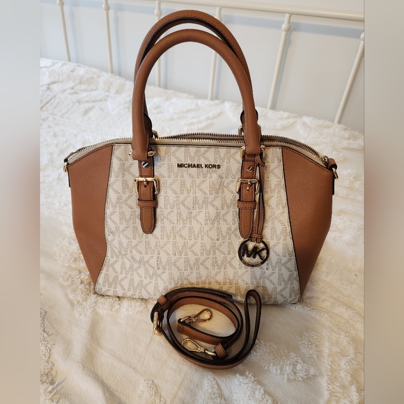 MICHAEL Michael Kors Handbags - Michael Kors EUC 2 tone Brown Handbag/crossbody